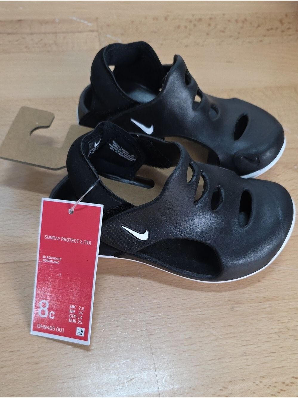 8C Nike Black and White Toddler Closed-Toe Water Sandals Water Shoe
